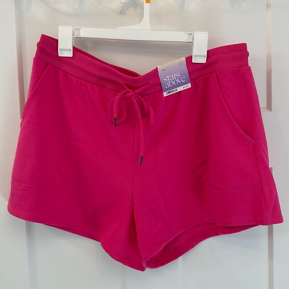 Women’s Stars Above Beautifully Soft fleece lined shorts, hot pink, XL. NWT.